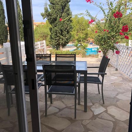 Regina Gardens - Spacious 3 Bed, 2 Bath Maisonette Paphos Exterior photo