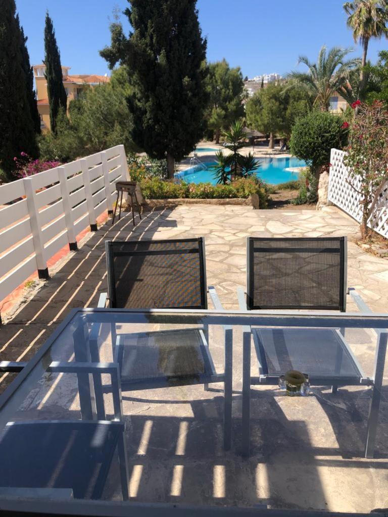 Regina Gardens - Spacious 3 Bed, 2 Bath Maisonette Paphos Exterior photo